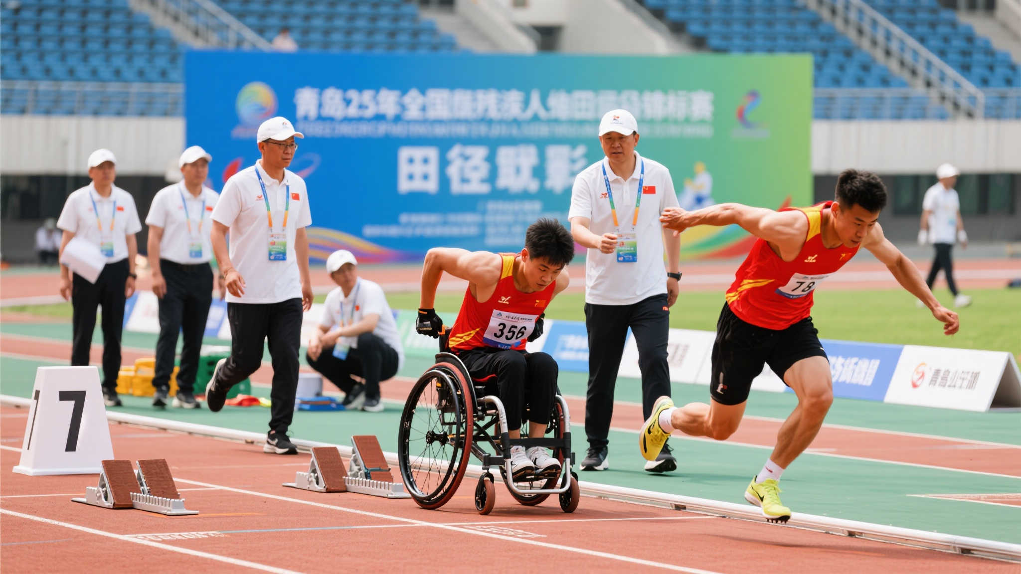 展示了其强 展示了其强